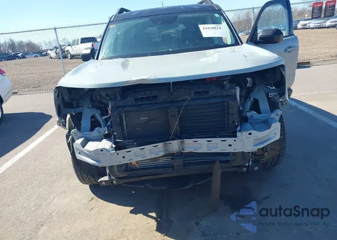 2021 Ford Bronco Sport Outer Banks z USA, uszkodzony, nr VIN 3FMCR9C69MRB00039